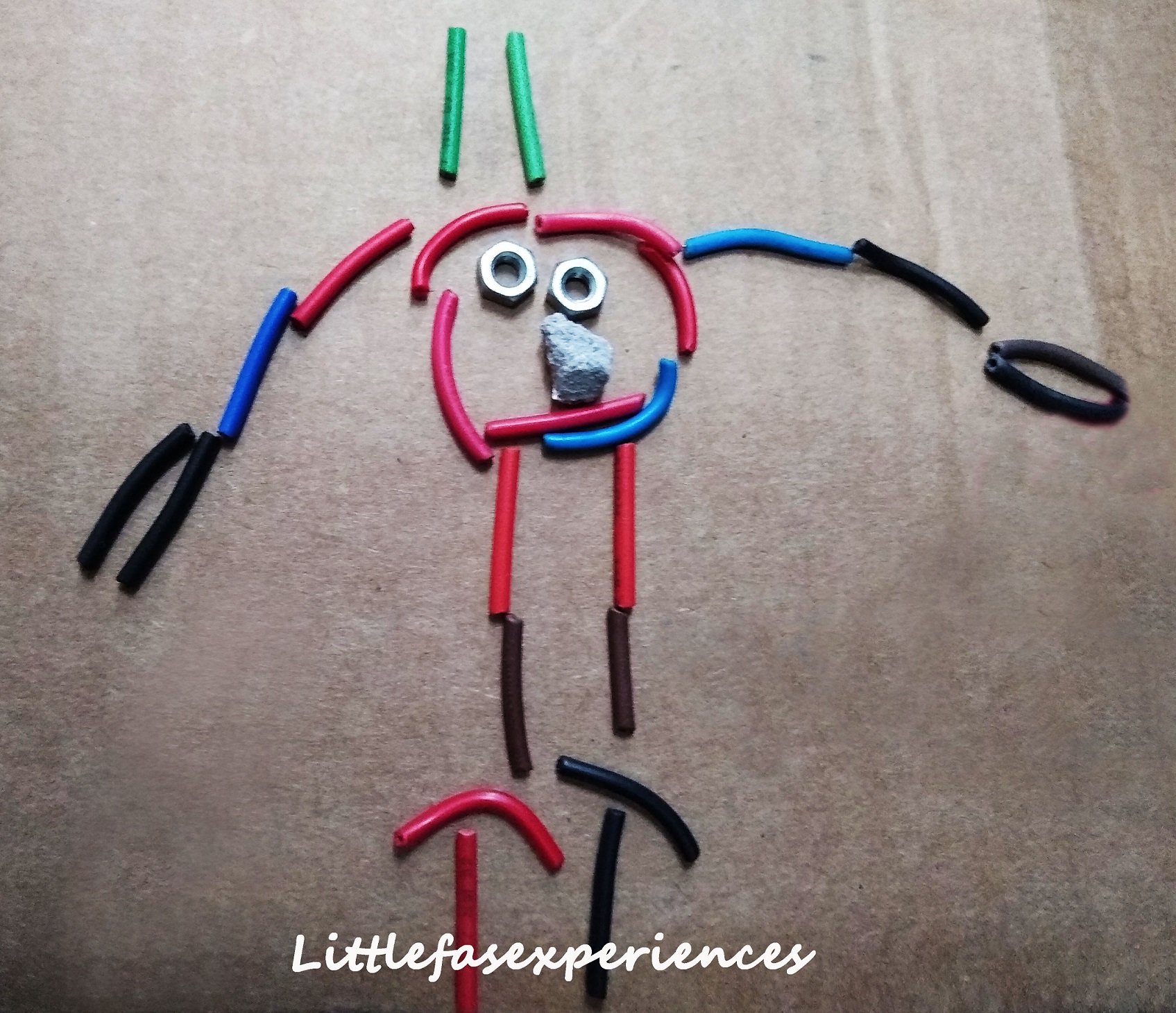 criando brinquedo monstrinhos Littlefasexperiences