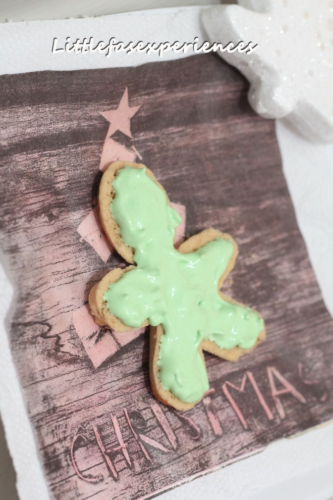 Confeitando biscoitos de natal Littlefasexperiences